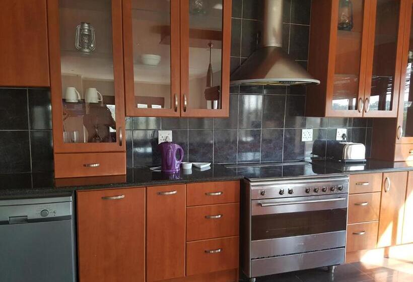 디럭스 4인 룸, Tyday Accommodation