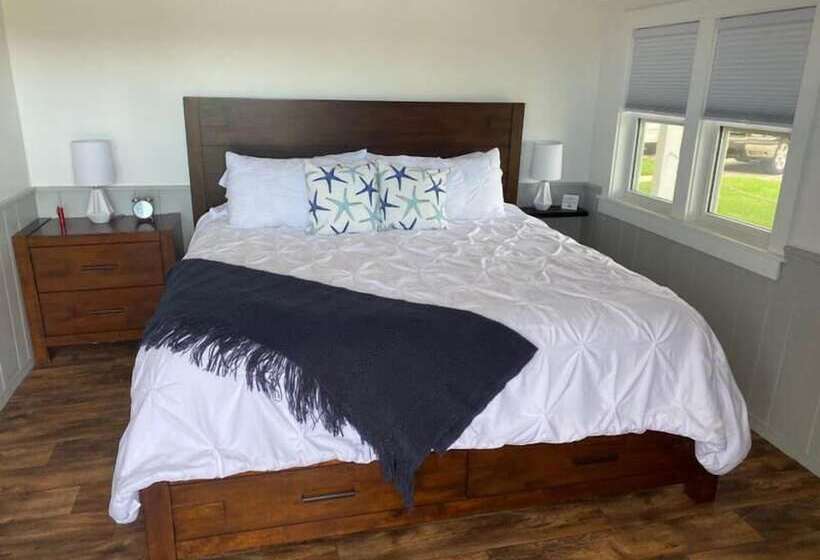 Номер Стандарт, Shea's Riverside Inn & Motel