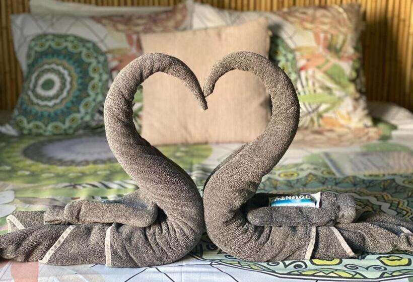 اتاق لوکس, Amsterdam Barangay