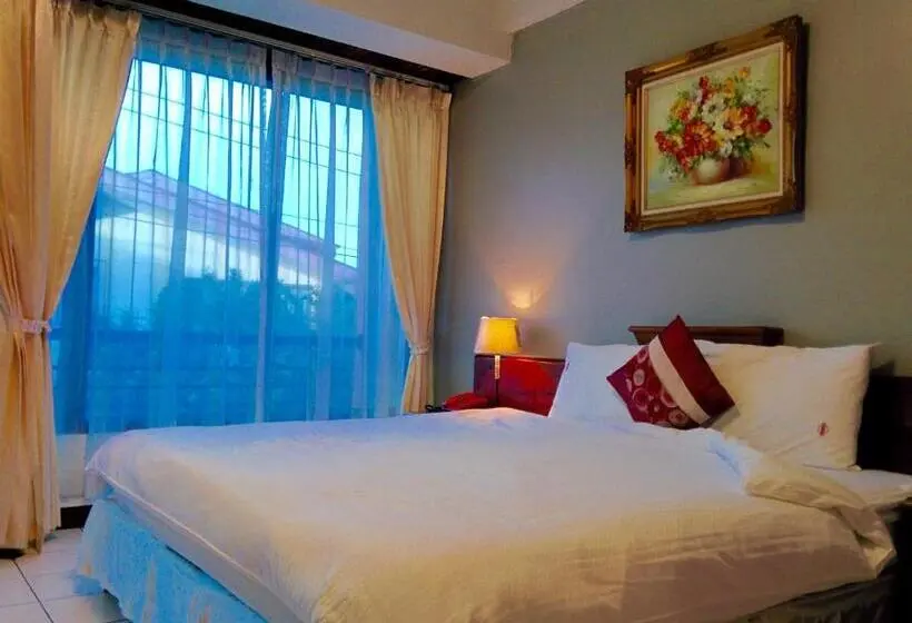 اتاق استاندارد, Moonlight House