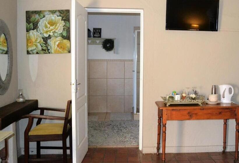 חדר דלוקס, Favour House