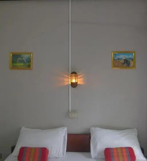 اتاق استاندارد, Khamphouy Guesthouse
