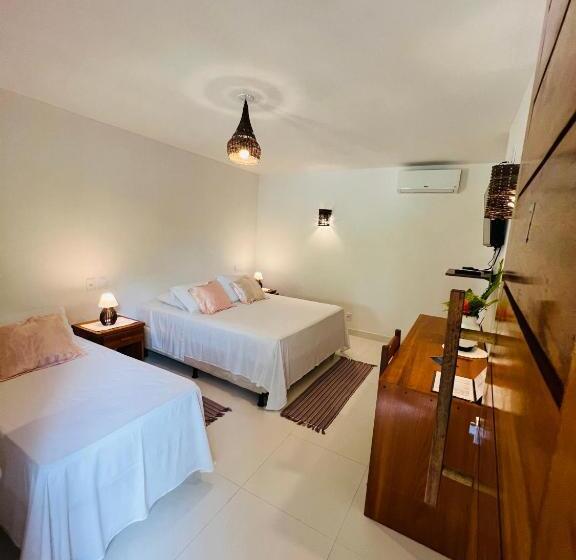 Quarto Triplo Estandar Vista Piscina, Pousada Pandoro