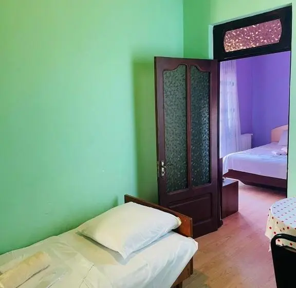 اتاق استاندارد سه تخته با بالکن, Villa Jakos Paradise