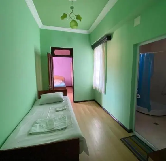 اتاق استاندارد سه تخته با بالکن, Villa Jakos Paradise