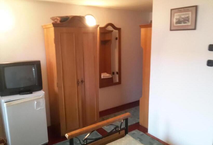 اتاق استاندارد, Pensiunea Doina & Jenő