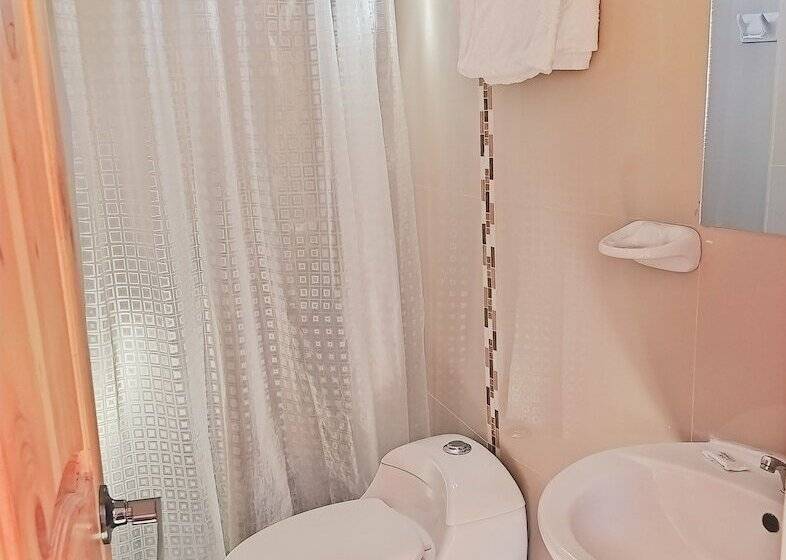 标准间, Tambo De Ollantay