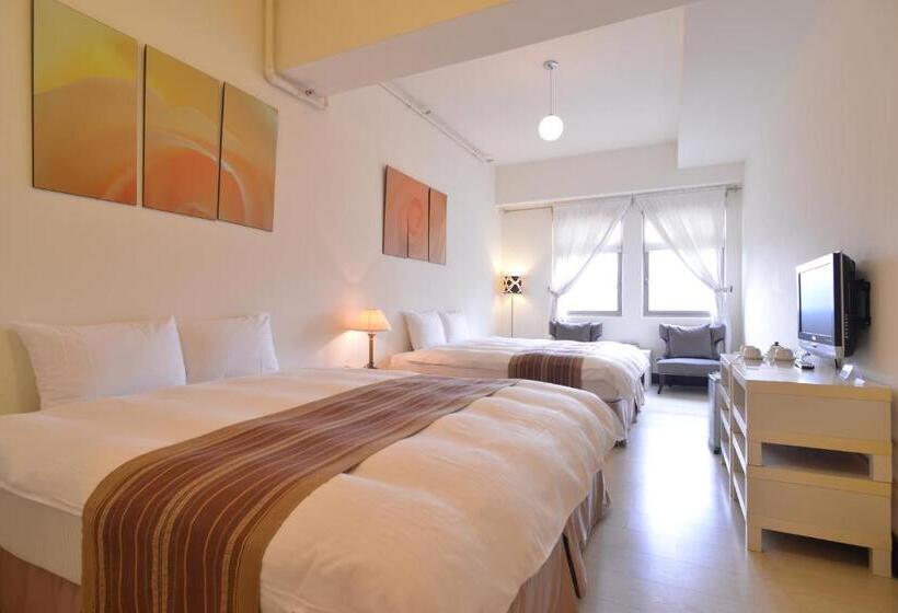 اتاق استاندارد چهار تخته, Yago Inn