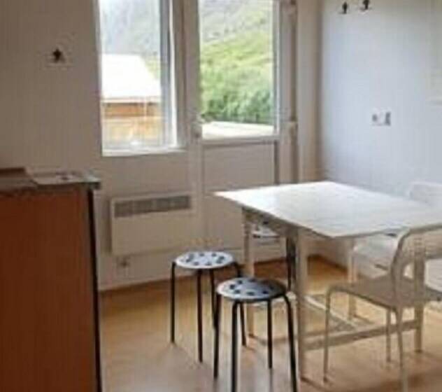 آپارتمان 2 خوابه, Lindarbrekka