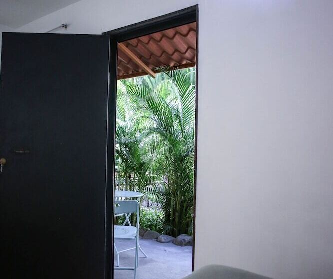 اتاق استاندارد با سرویس بهداشتی مشترک, Believe Surf & Yoga Lodge Santa Teresa