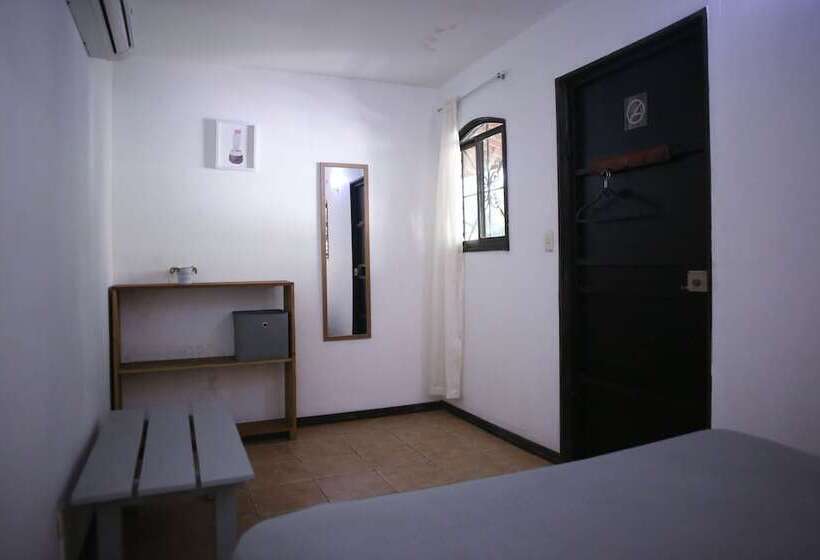 اتاق استاندارد با سرویس بهداشتی مشترک, Believe Surf & Yoga Lodge Santa Teresa