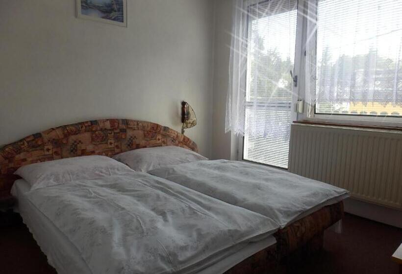 Lakosztály Erkéllyel, Guest House Krahulec