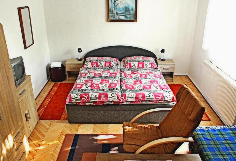 Háromágyas Standard Szoba, Guest House Krahulec