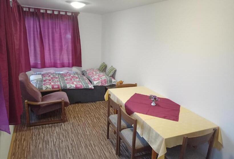 1 Szobás Ház, Guest House Krahulec