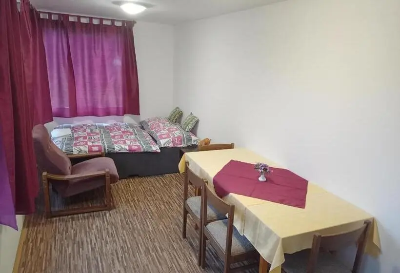 １ベッドルームハウス, Guest House Krahulec