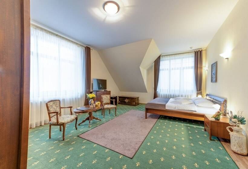 غرفة ديلوكس, Karlhof