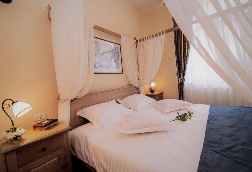 חדר דלוקס, Karlhof