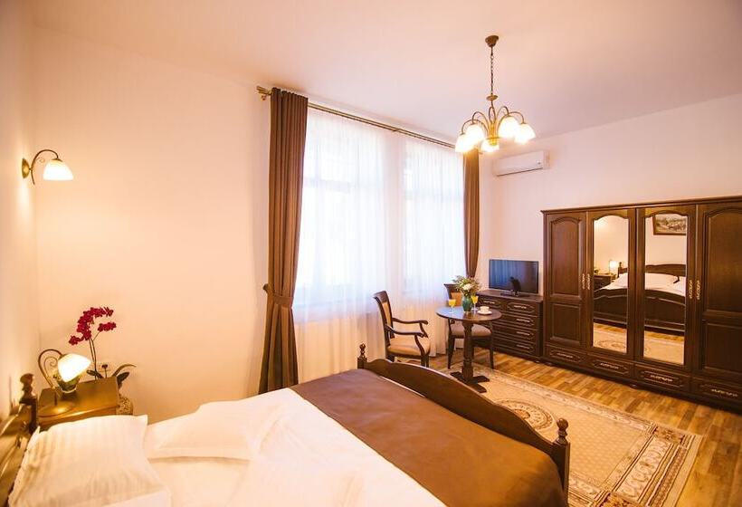 غرفة سوبيريور, Karlhof