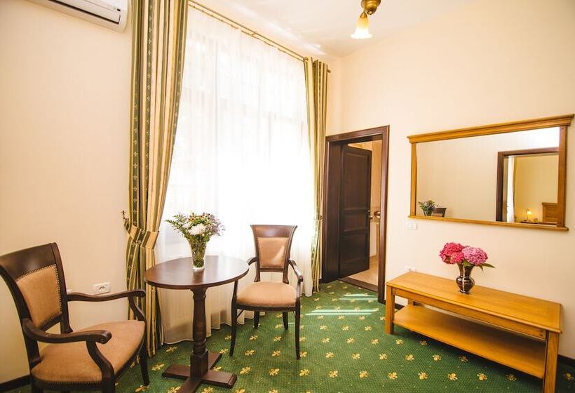 غرفة سوبيريور, Karlhof