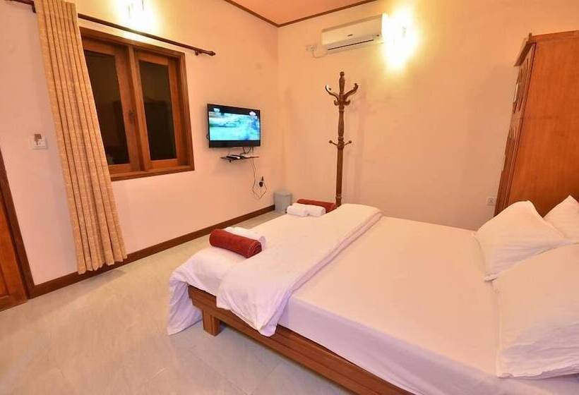 اتاق استاندارد, New Moon Village