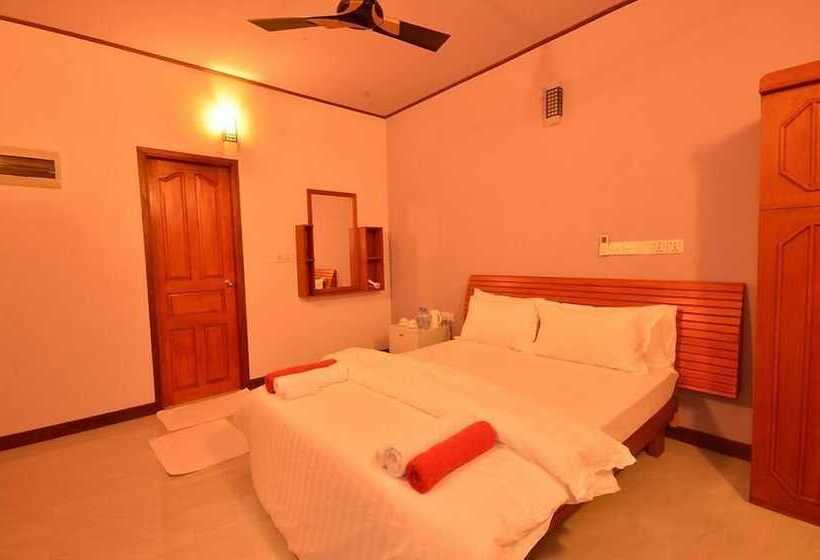 اتاق استاندارد, New Moon Village