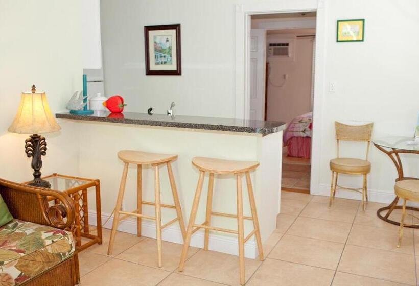 Люкс Вид на Бассейн, Seaport Inn