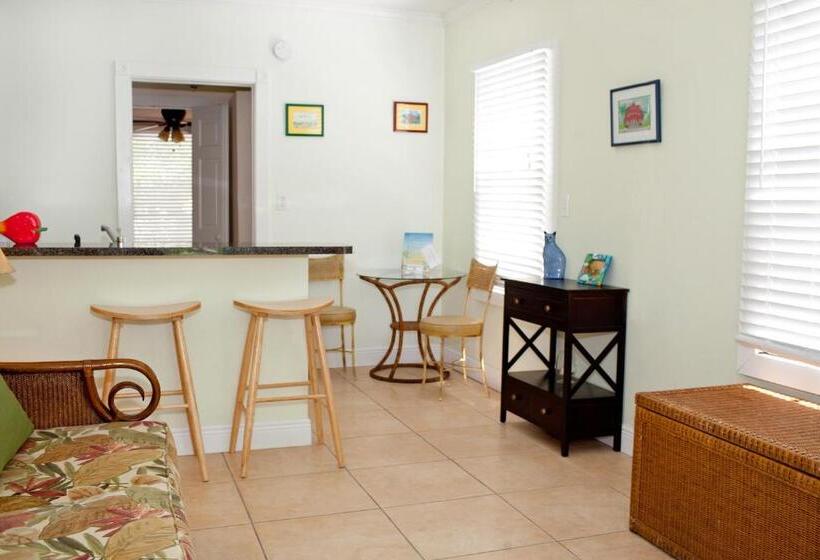 Люкс Вид на Бассейн, Seaport Inn