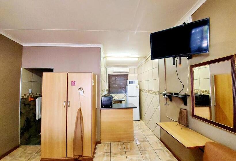 Номер Стандарт Трехместный, Sundown Lodge