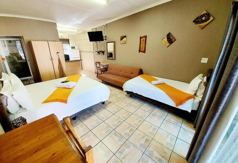 חדר סטנדרט לשלושה, Sundown Lodge