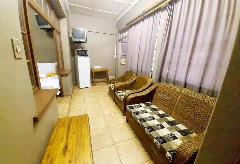 חדר סטנדרט לארבעה, Sundown Lodge