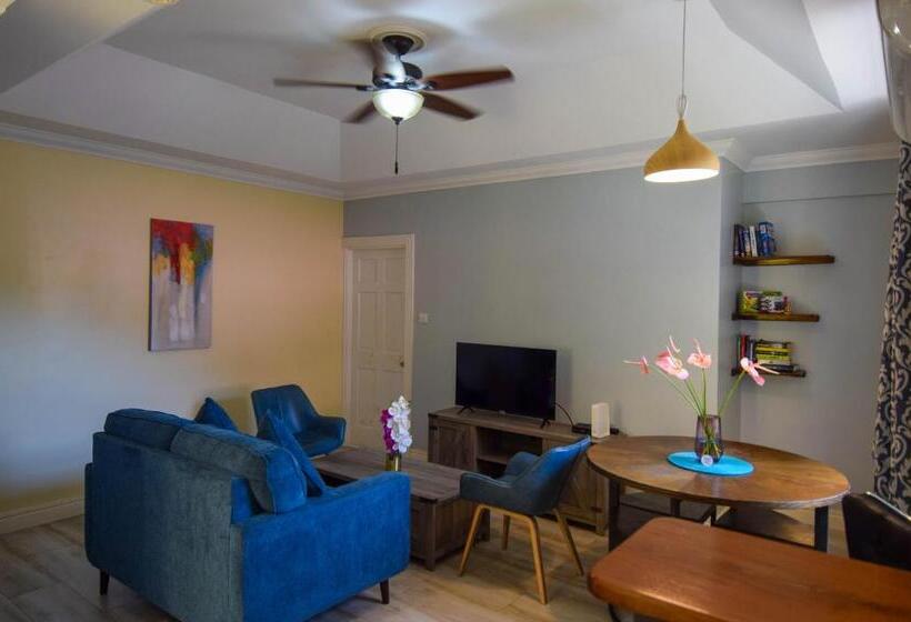 Deluxe Suite Sea View, Sea Piton View Apartment Location, Convenience, Modern Living