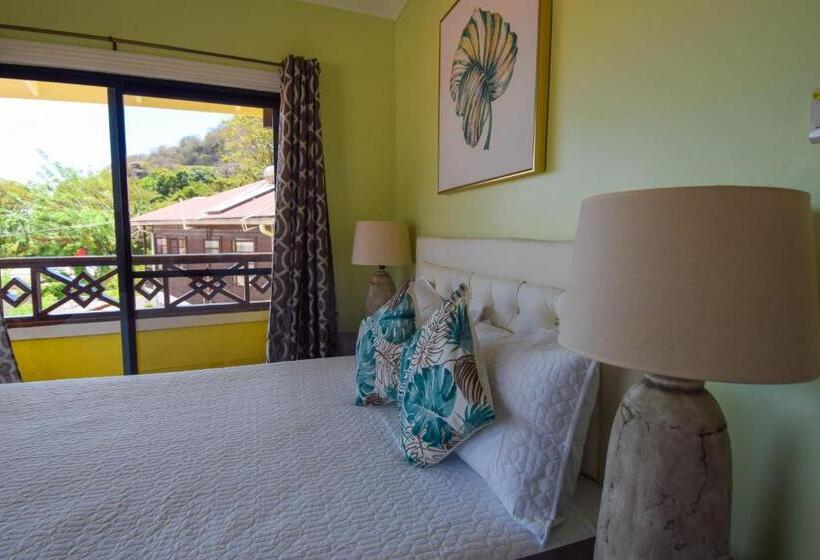 Deluxe Suite Sea View, Sea Piton View Apartment Location, Convenience, Modern Living