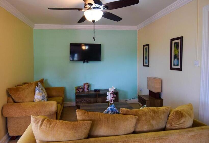 آپارتمان 1 خوابه با چشم‌انداز دریا, Sea Piton View Apartment  Location, Convenience, Modern Living