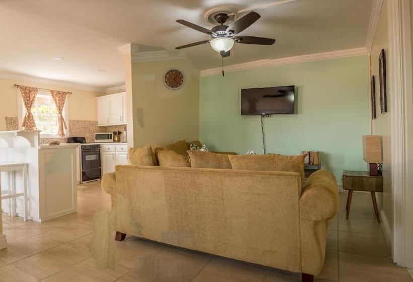 آپارتمان 2 خوابه, Sea Piton View Apartment Location, Convenience, Modern Living