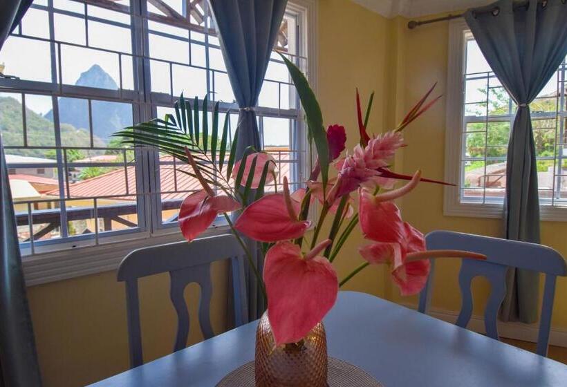 آپارتمان 2 خوابه, Sea Piton View Apartment  Location, Convenience, Modern Living