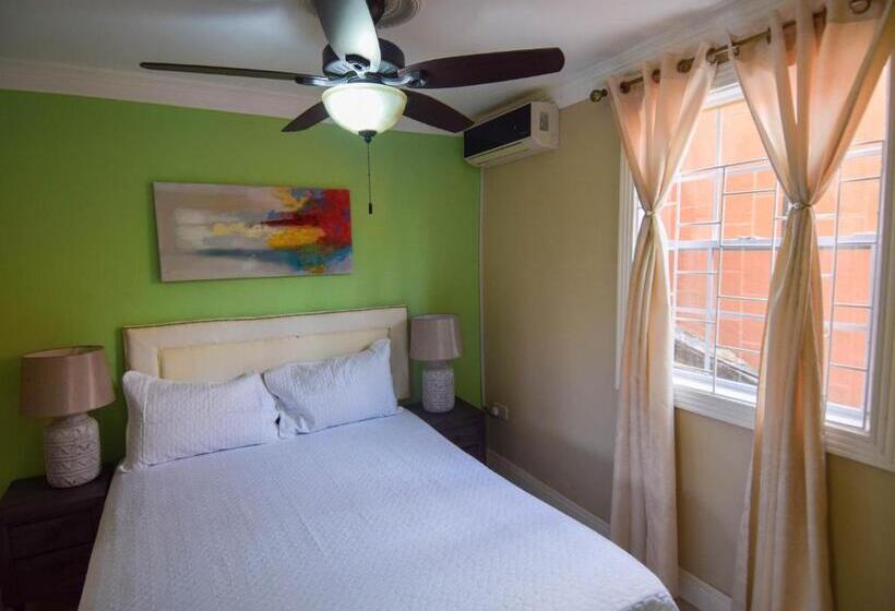 آپارتمان 1 خوابه با بالکن, Sea Piton View Apartment Location, Convenience, Modern Living