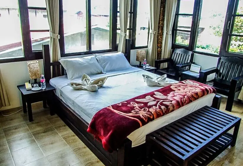 اتاق سوپریور, Aquarius Inn Inle Lake
