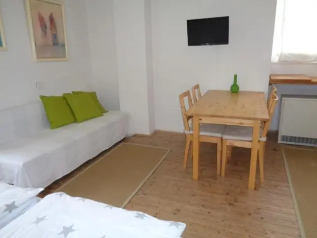 Perhehuone, Gästehaus Schloss Aschach