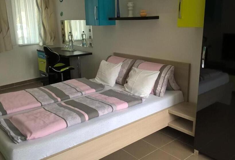 Quarto Estandar para Deficientes Físicos, Kazinczy Apartment
