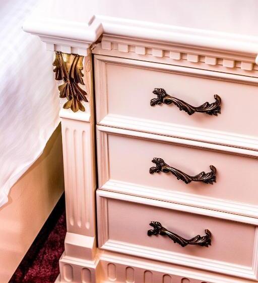 Family Suite, Casa Antic