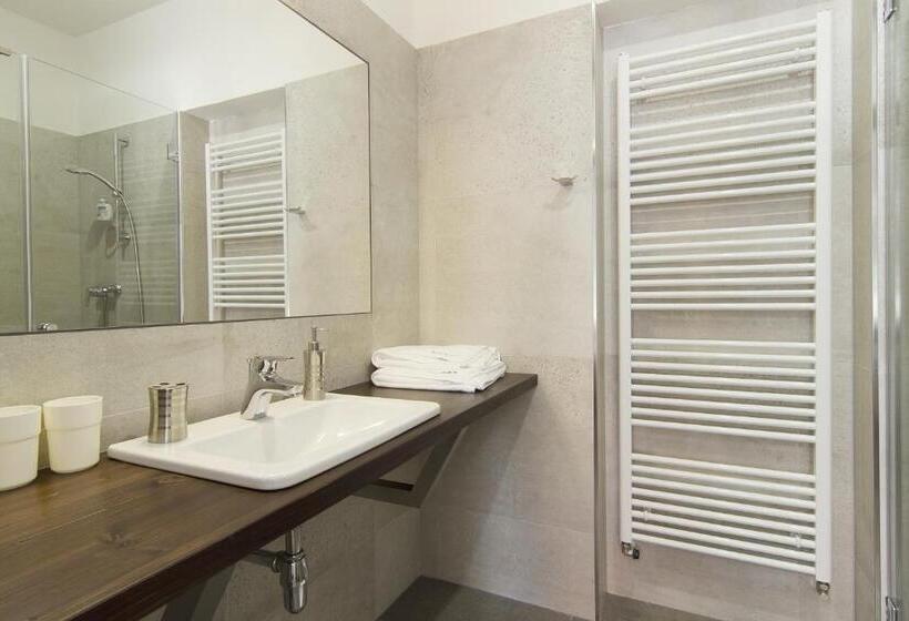 Quarto Estandar, Largo