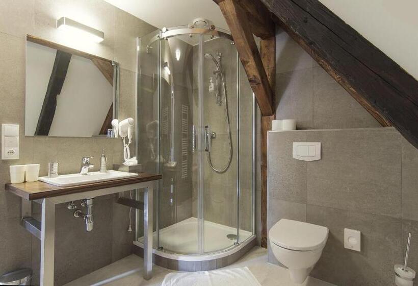 Quarto Deluxe, Largo