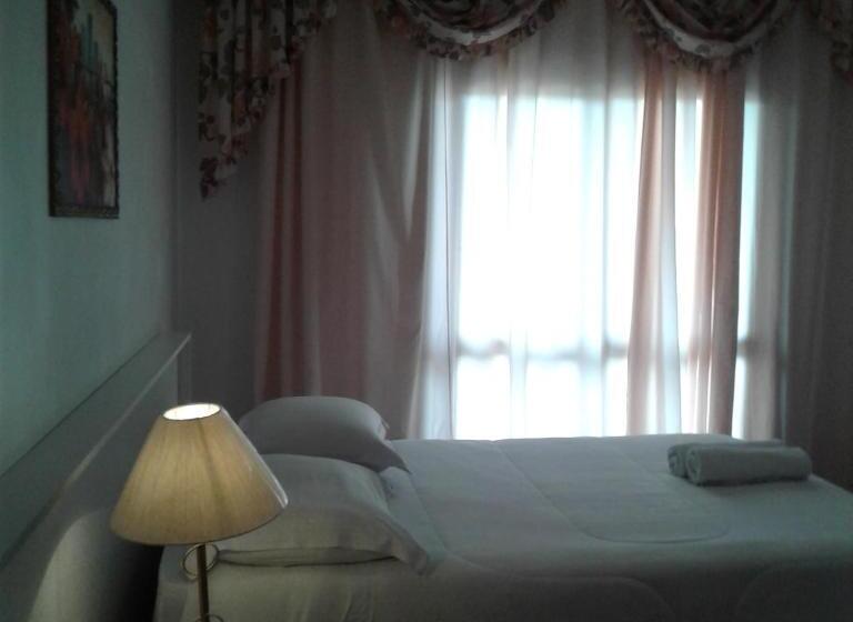 اتاق استاندارد سه نفره, Pousada Don João