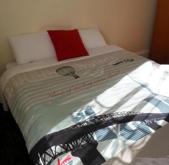 스탠다드 룸, Gladstone