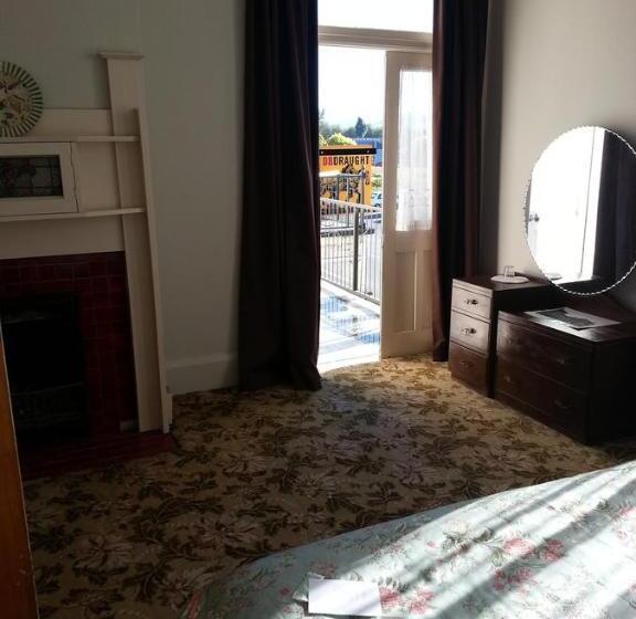 스탠다드 룸 킹사이즈 침대, Gladstone