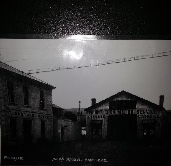 4인용 스탠다드 룸, Gladstone