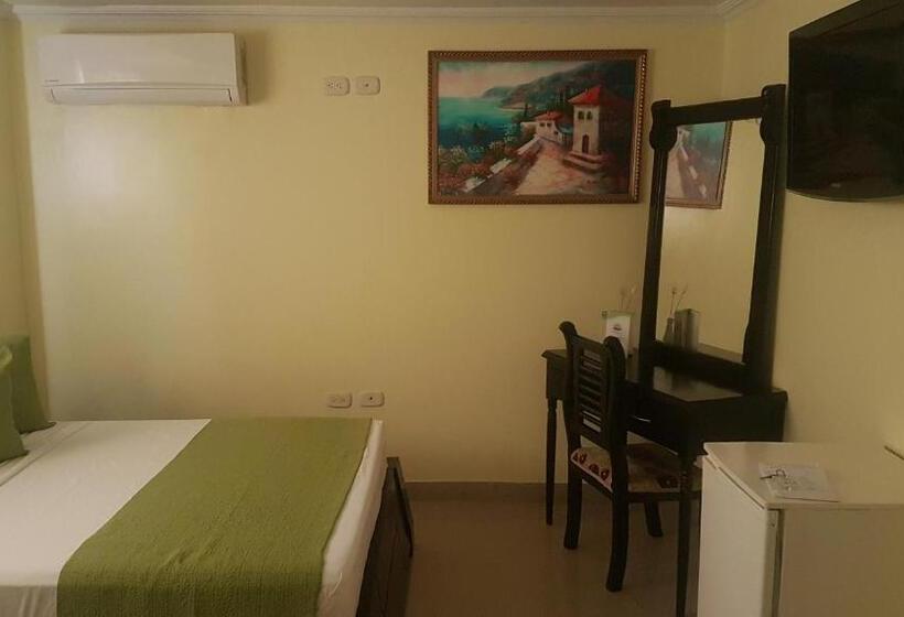 חדר סטנדרט לשלושה, Sol Del Este