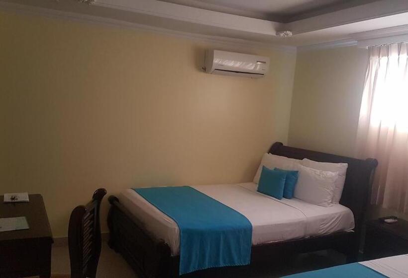 חדר סטנדרט לשלושה, Sol Del Este