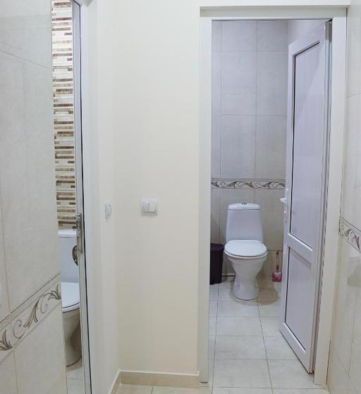 اتاق لوکس سه تخته, Guest House Nataly