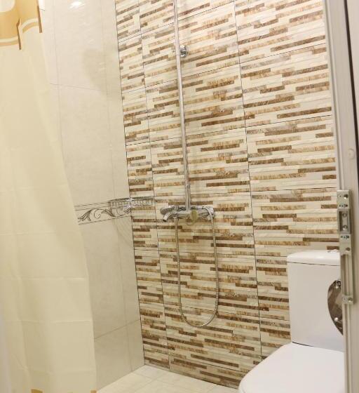 اتاق استاندارد سه تخته با چشم‌انداز باغ, Guest House Nataly